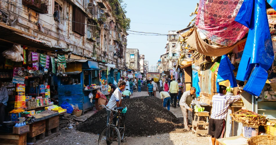 Exploring Chor Bazaar: Mumbai’s Famous Thieves Market