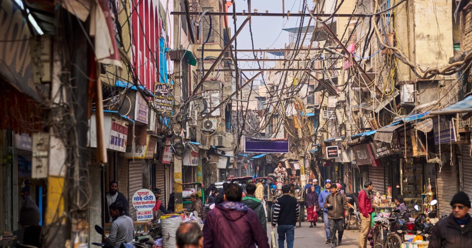 Exploring Chor Bazaar: Mumbai’s Famous Thieves Market