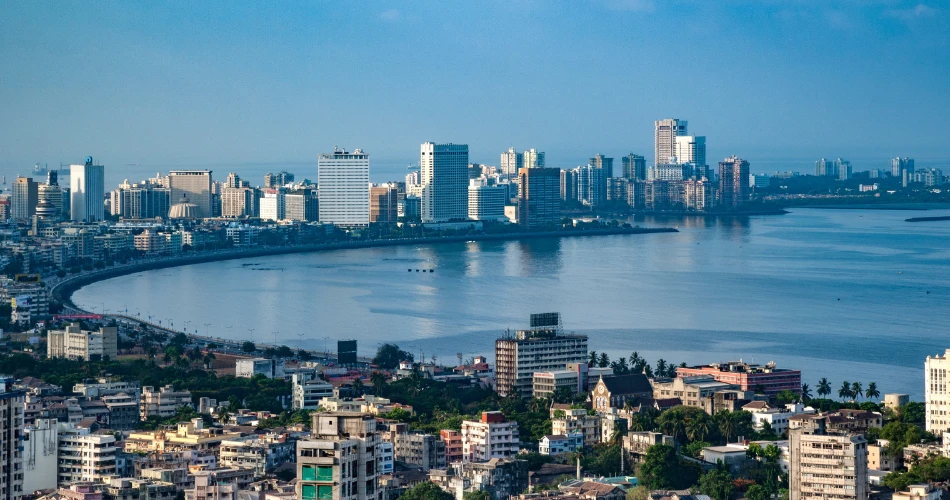 Exploring Chor Bazaar: Mumbai’s Famous Thieves Market